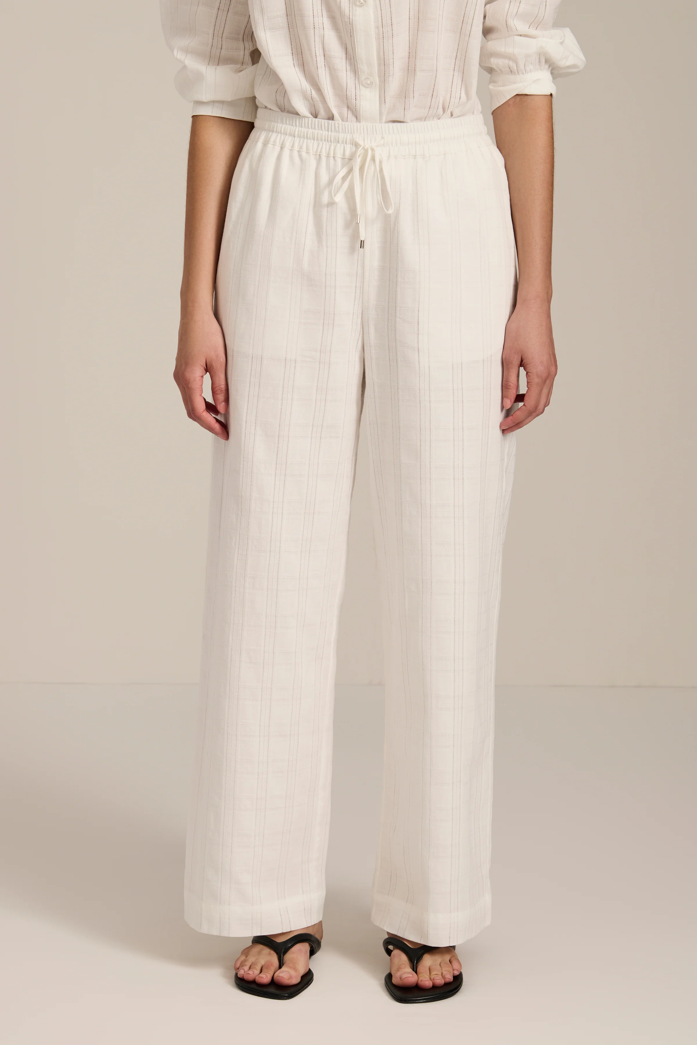 Elastic Waist Relaxed Pant