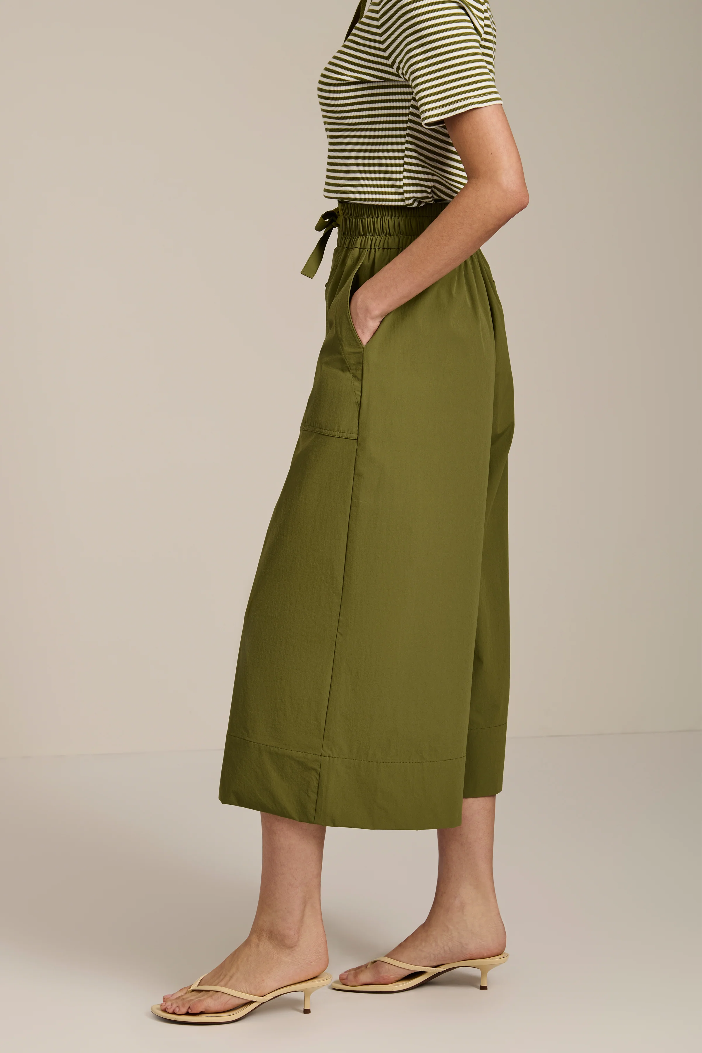 Elastic Waist Wide Leg Culotte - Image 2