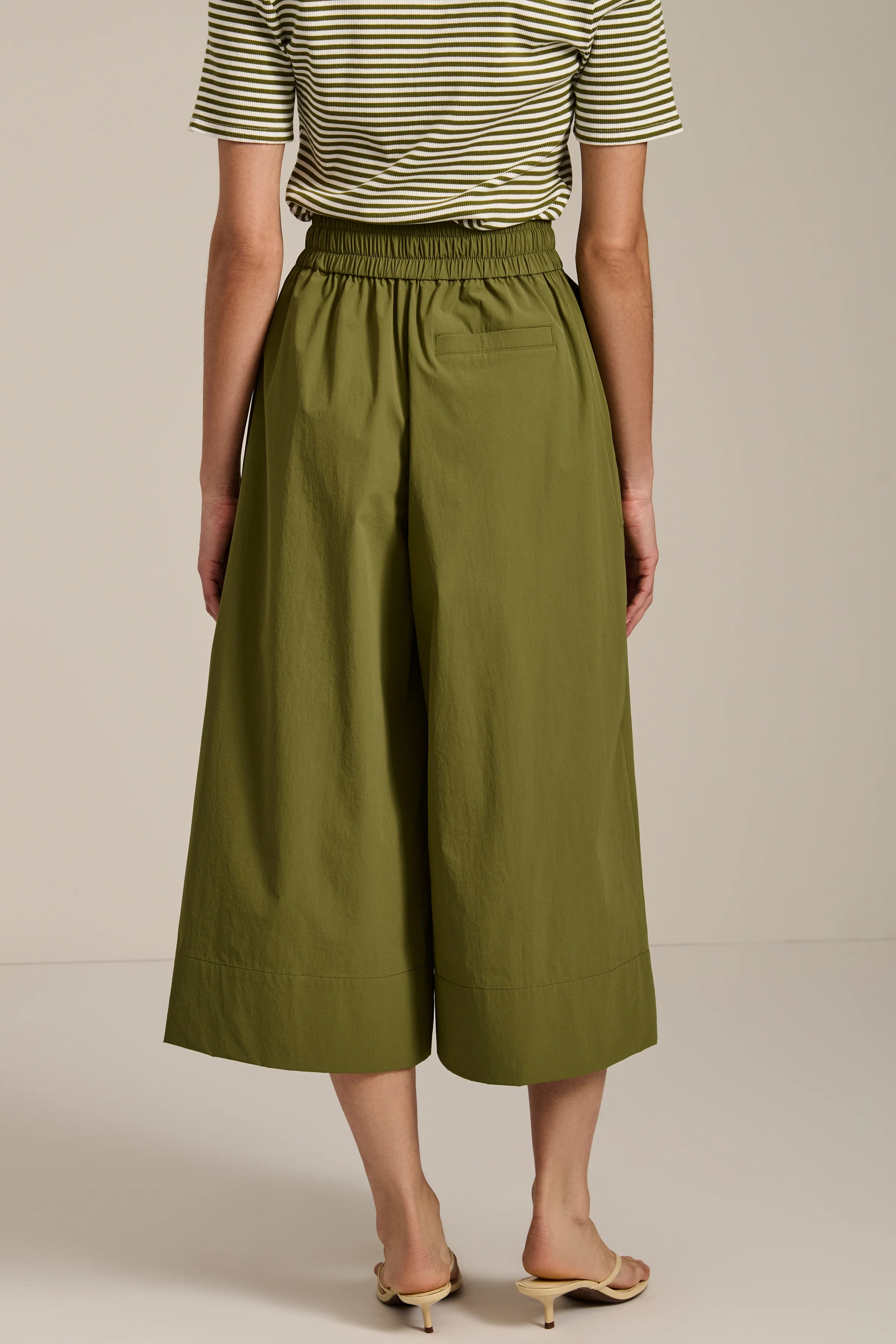 Elastic Waist Wide Leg Culotte - Image 3